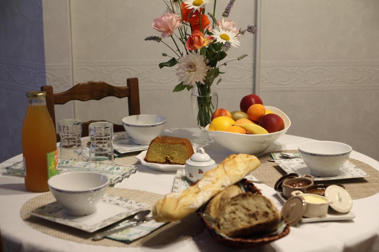 Chambre D Hote La Roussiere Saint-Ouen-Des-Toits エクステリア 写真